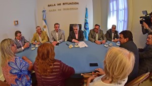 Rawson, Chubut, 6-1-16 Reunión de Das Neves con diputados del bloque Chubut Somos Todos. Foto Daniel Feldman