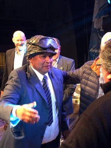 Munoz recupera casco 1